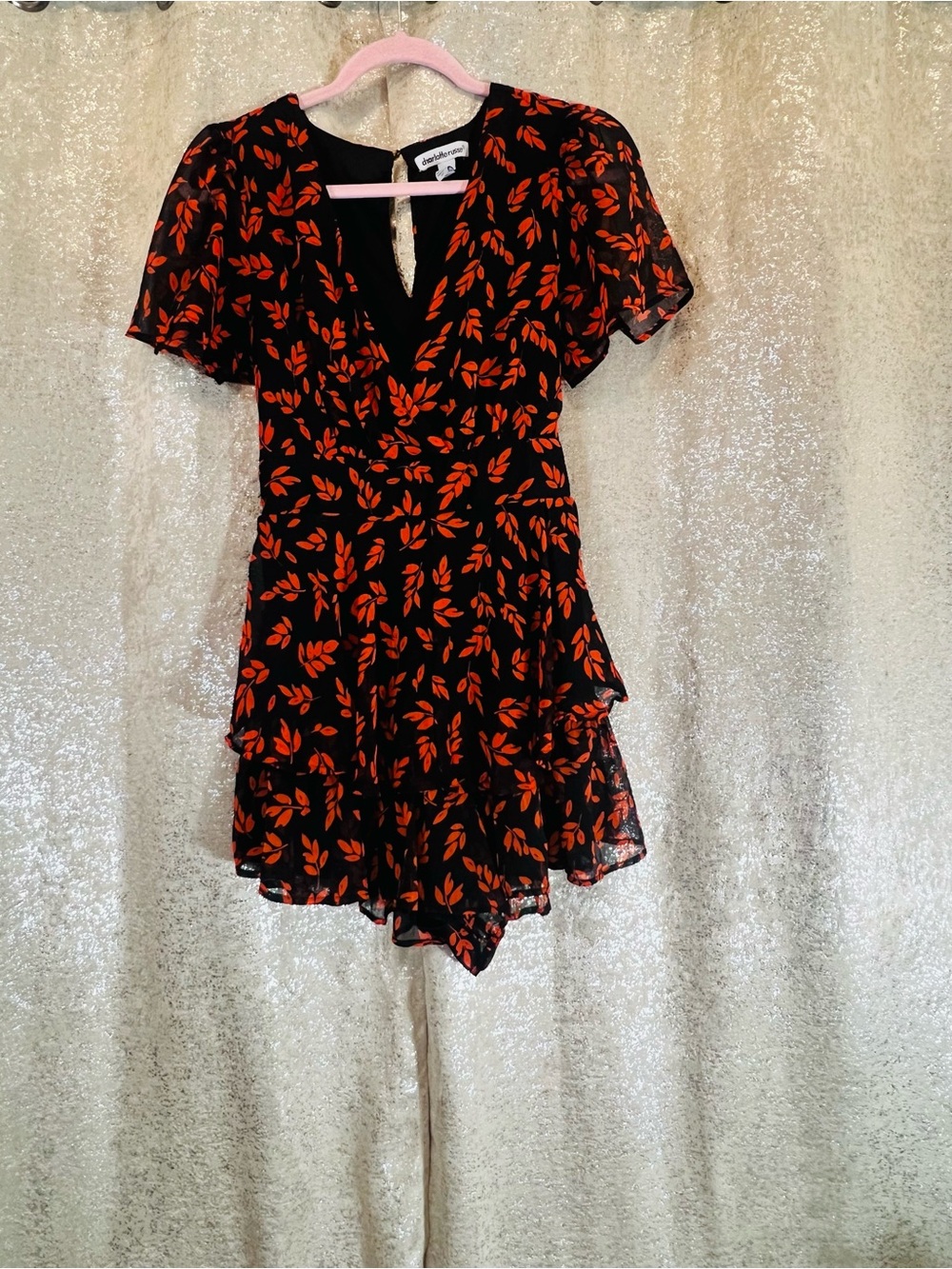 Pretty CHARLOTTE RUSSE Miss Red & Black Romper w/Black Shorts Flutter Sleeve